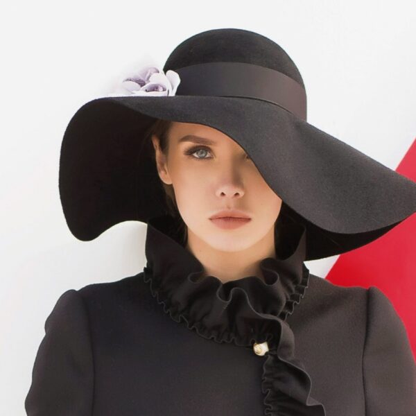 Wardrobe Essentials Every Fashionista Needs: Timeless Pieces for Every Season